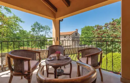 Location Maison 10 personnes à Tinjan - Photo 22