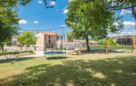 Location Maison 10 personnes à Tinjan - Photo 24