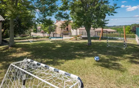 Location Maison 10 personnes à Tinjan - Photo 25