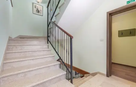 Location Maison 10 personnes à Tinjan - Photo 37