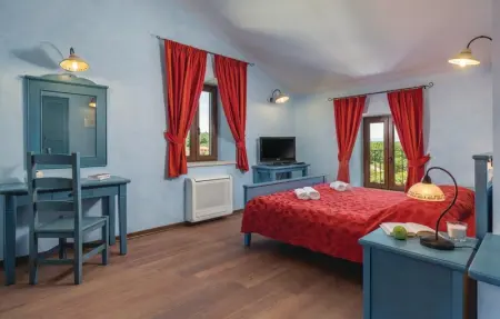 Location Maison 10 personnes à Tinjan - Photo 41