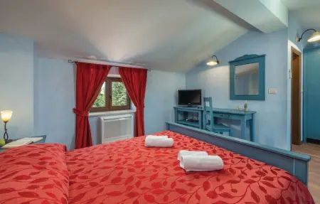 Location Maison 10 personnes à Tinjan - Photo 46