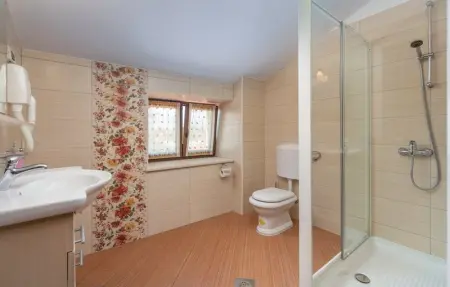 Location Maison 10 personnes à Tinjan - Photo 52