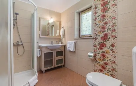 Location Maison 10 personnes à Tinjan - Photo 53