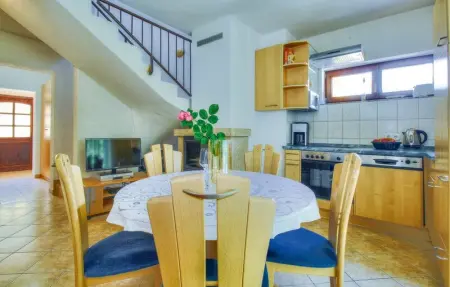 Location Maison 10 personnes à Buje - Photo 2