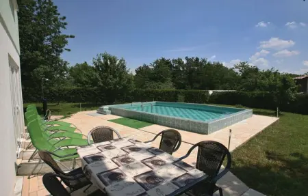 Location Maison 12 personnes à Buje - Photo 2