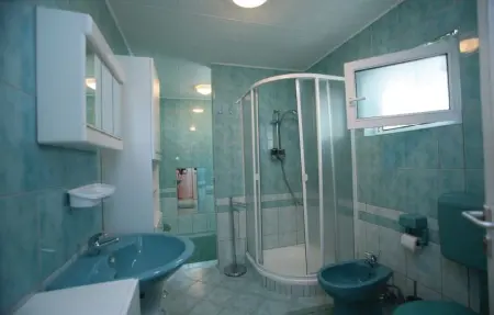 Location Maison 12 personnes à Buje - Photo 33