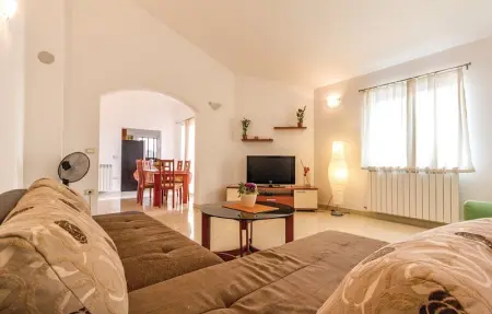 Location Maison 12 personnes à Liznjan - Photo 2