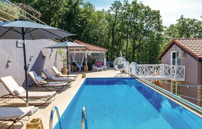 Maison 8 personnes à Veprinac CKO030