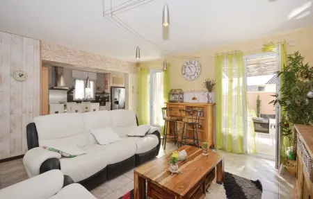 Location Maison 9 personnes à Maubec - Photo 3