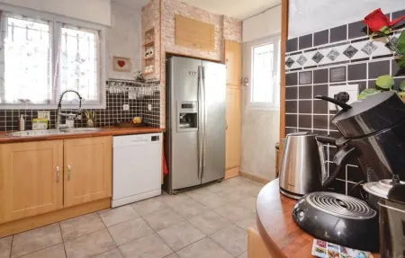 Location Maison 9 personnes à Maubec - Photo 18