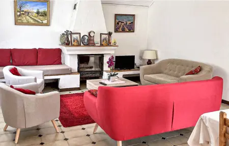 Location Maison 5 personnes à Saint Trinit - Photo 1