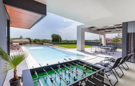 Location Maison 9 personnes à Liznjan - Photo 3