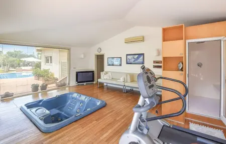 Amazing home with pool, Maison 13 personnes à Nocera Terinese - Photo 4