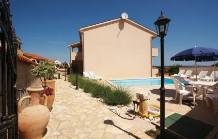 Location Maison 12 personnes à Liznjan - Photo 9