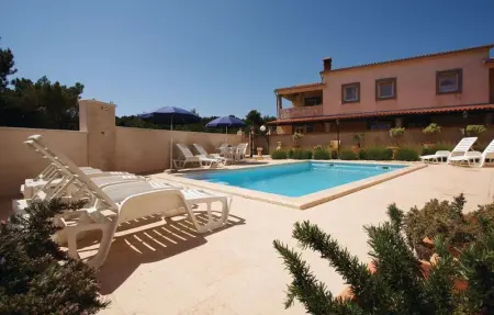 Location Maison 12 personnes à Liznjan - Photo 13