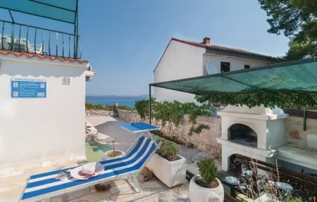 Location Maison 10 personnes à Rogac - Photo 3