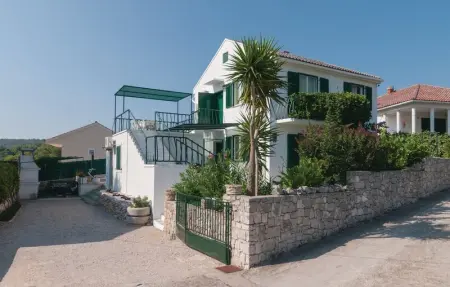 Location Maison 10 personnes à Rogac - Photo 6