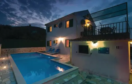 Location Maison 10 personnes à Rogac - Photo 11