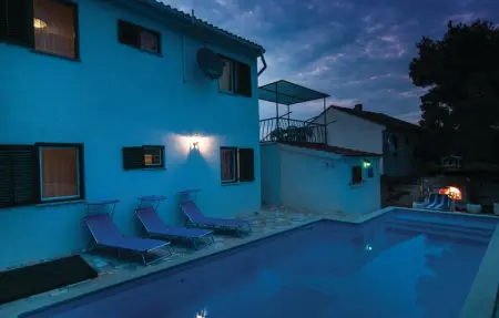 Location Maison 10 personnes à Rogac - Photo 12