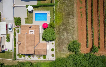 Location Maison 6 personnes à Tinjan - Photo 15