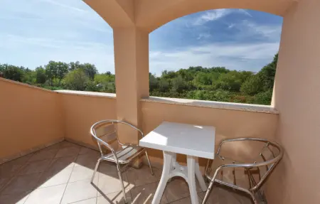 Location Maison 6 personnes à Tinjan - Photo 17