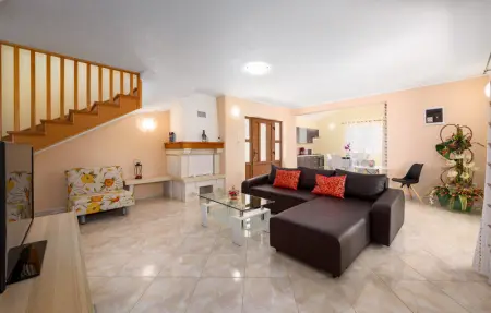 Location Maison 6 personnes à Tinjan - Photo 20