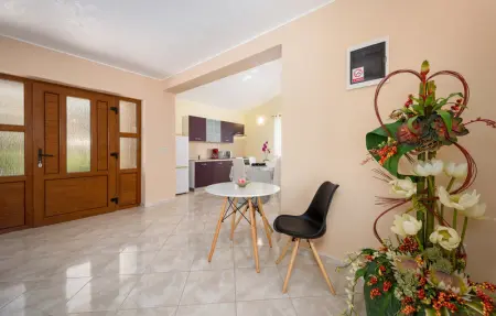 Location Maison 6 personnes à Tinjan - Photo 21