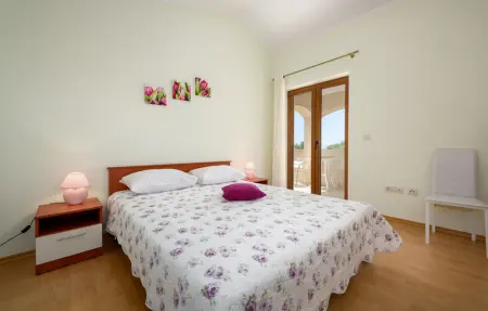 Location Maison 6 personnes à Tinjan - Photo 24