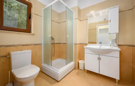 Location Maison 6 personnes à Tinjan - Photo 30