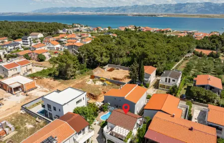 Location Maison 8 personnes à Vir - Photo 1