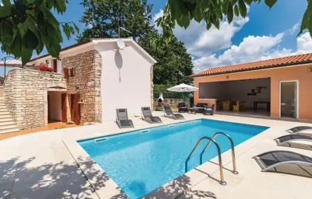 Location Maison 8 personnes à Pazin - Photo 8