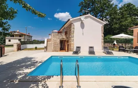 Location Maison 8 personnes à Pazin - Photo 9