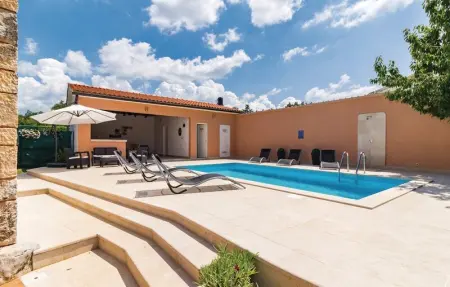 Location Maison 8 personnes à Pazin - Photo 11