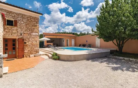 Location Maison 8 personnes à Pazin - Photo 12