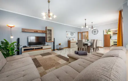 Location Maison 6 personnes à Tinjan - Photo 1