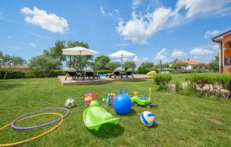 Location Maison 6 personnes à Tinjan - Photo 5