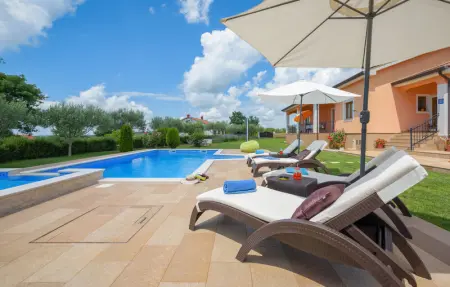 Location Maison 6 personnes à Tinjan - Photo 13