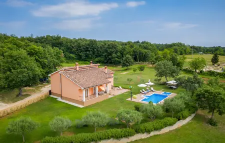 Location Maison 6 personnes à Tinjan - Photo 20