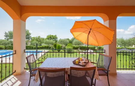 Location Maison 6 personnes à Tinjan - Photo 24