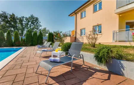 Location Maison 12 personnes à Pazin - Photo 8