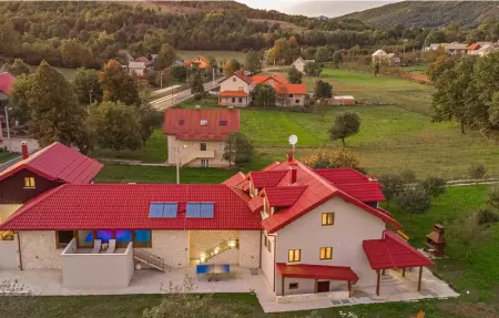 Location Maison 23 personnes à Gospic - Photo 18