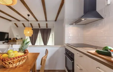 Location Maison 23 personnes à Gospic - Photo 33