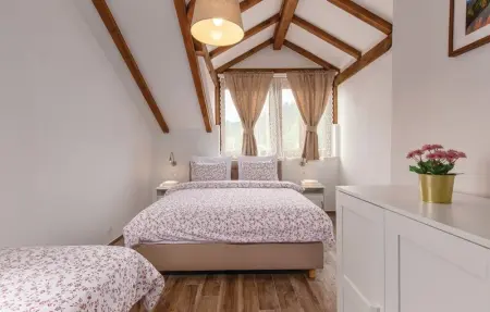 Location Maison 23 personnes à Gospic - Photo 40