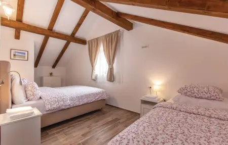 Location Maison 23 personnes à Gospic - Photo 43