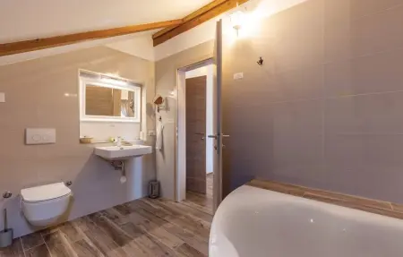 Location Maison 23 personnes à Gospic - Photo 46