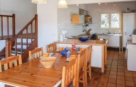 Location Maison 6 personnes à Pierrerue - Photo 4