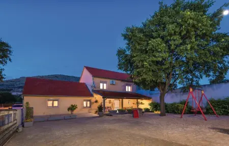 Location Maison 7 personnes à Bilice - Photo 14