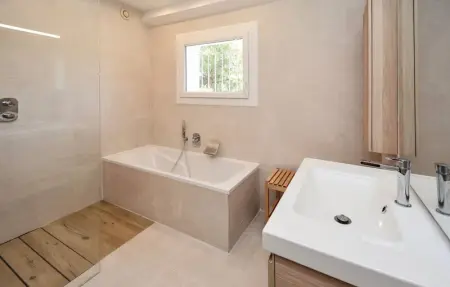 Location Maison 10 personnes à Nîmes - Photo 5