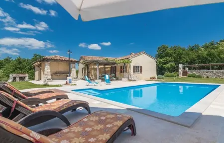 Location Maison 6 personnes à Pazin - Photo 10